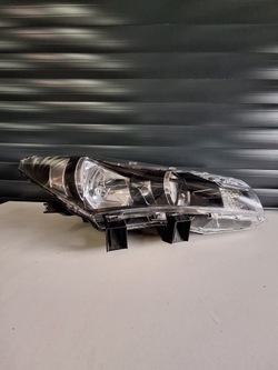 Toyota corolla e16 | фара правые лампа перед led европа 81130-02e71-00 фото №1