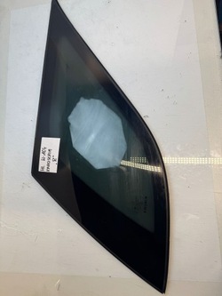 Mercedes-benz ml w164 5500cm3 бензин стекло боковая задняя правая фото №1