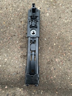 Tiguan 5n регулювання висоти ременя 1t0857819 фото №1