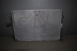 Радіаторів води vw passat b6 2.0 tdi 3c0121253k фото №1