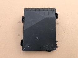 Захист коробка запобіжників 1k0937132d golf v фото №1