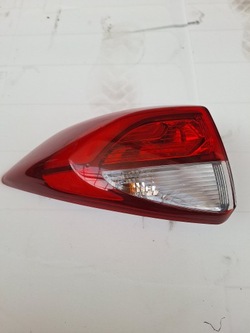 Hyundai tucson iii лампа зад ліва 92401-d31 фото №1
