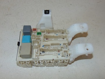 Модуль коробка реле toyota prius ii 1.5 5j111196 фото №1