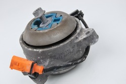 Подушка коробки коробки передач audi a8 s8 4h0399151at фото №1