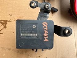 Насос abs skoda octavia i 2000-2004 1j0614417d 1c0907379k 1.6 фото №1