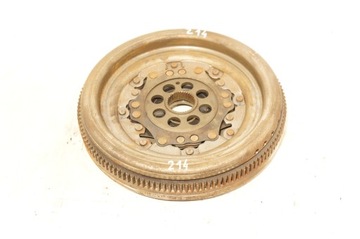 Колесо двухмассовый dsg vw passat b8 1,8tfsi 06k105266j фото №1