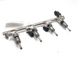 Планка вприскувальний mazda 3 bm pe0113150 2.0 120km фото №1