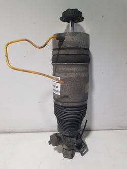 7l8616002 амортизатор праві зад audi q7 фото №1