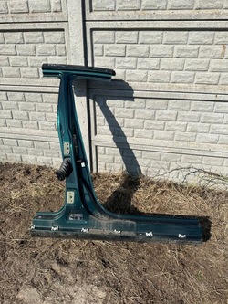 Поріг стійка праві обшивка mercedes w211 фото №1