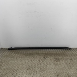 Volkswagen id.5 2022 правая сторона порог фото №1