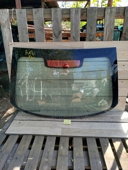 Скло задня зад кришки багажника bmw e36 sedan compact оригінал 43r-001057 фото №1