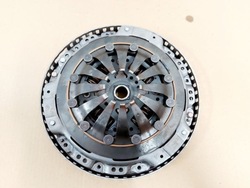 Hyundai kona i 1 1.6 gdi гибрид сцепление комплектные 41072-2b001 23290-03001 фото №1