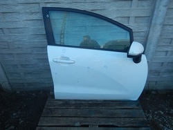 Дверь правые перед kia rio iii 3 5d фото №1