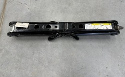 Домкрат подъемник audi q5 80a оригинал идеальный 80a011031a фото №1