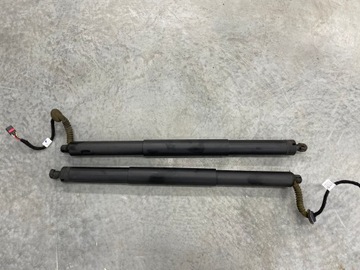 Audi q5 амортизатор кришки багажника 80a827851a фото №1