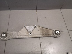 Лапи кріплення моста audi a8 d2 4d0599285 фото №1