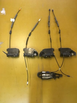 Замок двері лівий зад c4 picasso ii 13r- 9810310880 фото №1