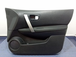 Qashqai i j10 06- оббивка двері перед права боковина 80976jd100 фото №1