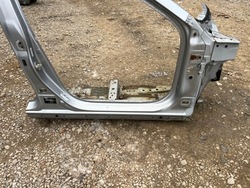 Suzuki vitara поріг праві рік 2022 фото №1