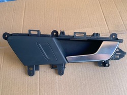 Audi q5 ii 80a ручка внутренняя дверь правые зад фото №1