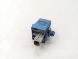 Toyota prius xw30 2011 реле / модуль cenyralengo замка фото №1