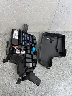 Коробка предохранителей mazda 3 bm 2013-2017 g46c-675x0 фото №1