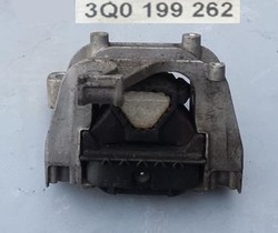 Подушка двигателя vw passat b8 3q0199262 фото №1