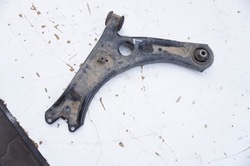 Важіль лівий перед skoda superb 2 ii фото №1