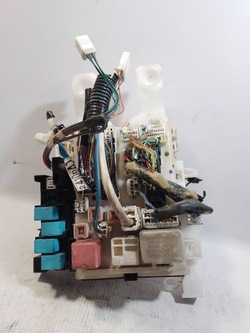 Рамка модуль предохранителей toyota rav 4 iii 2.2 d 82730-42010 all/19 фото №1