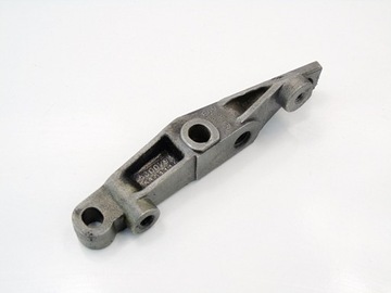 Лапи кронштейн двигателя 1.4 8v logan i sandero thalia 530079 530111 фото №1