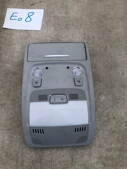 Лампа освітлення кабіни audi оригінальний номер 8t0947135bf фото №1