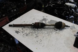 Полуось правая передняя 391007793r renault arkana фото №1