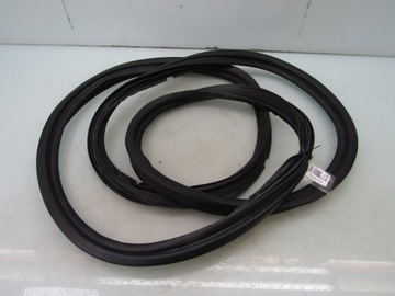 Korando iv 19r прокладка кузовна кришки задньої зад задній багажника фото №1