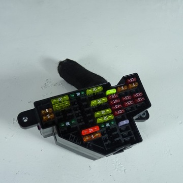 Vw passat b7 1.6tdi коробка запобіжників фото №1