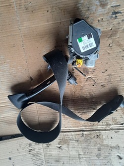 Pas безопасности правые перед mercedes a класс w169 b класс w245 607718200 фото №1