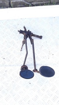 Вартбург 353 1.0 l 66-89 r3 педаль сцепления тормоза фото №1