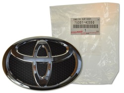 Эмблема логотип значок капота бампера решётка перед 75301-42050 оригинальный номер toyota фото №1