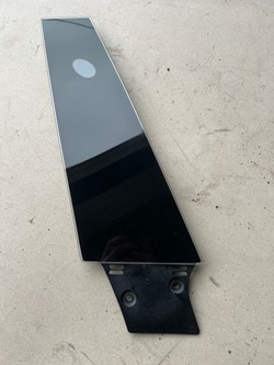 Tesla s скло планка зовнішня стійка середнього права з камера фото №1