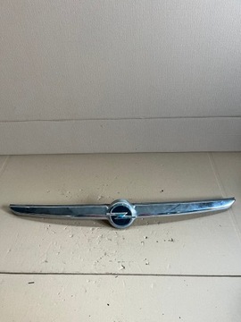 Opel zafira c планка накладка знак хром кришки багажника 20907405 фото №1