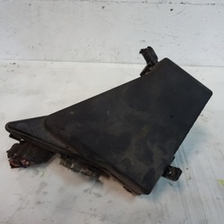 Subaru legacy 4 коробка предохранителей mb100200b фото №1