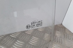 Стекло правых передних дверь citroën berlingo mf 43r000015 1.9l дизель фото №1