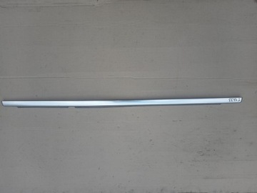 Планка накладка лівий зад mercedes w251 фото №1