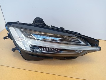 Лампа права volvo v60 s60 повний led фото №1