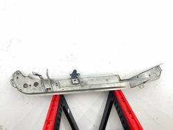 Кронштейн крепление крыльев правые vw touareg 7l 7l6805176d la7w фото №1