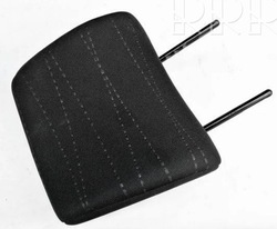 Toyota yaris 2010r підголівник перед оригінал фото №1