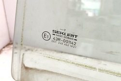 Скло лівих передніх двері citroën berlingo mf 43r001142 1.6l дизель фото №1