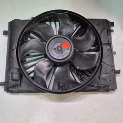 Mercedes c класс w204 2.2 cdi вентилятор радиатор a2045000393 a20450007553 фото №1