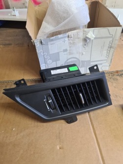 Решётка воздуховод mercedes actros mp4 a9608300554 фото №1