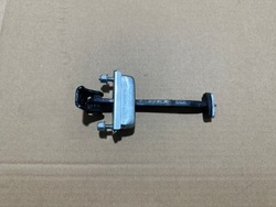 Ford kuga mk1 обмежувач двері праві перед фото №1