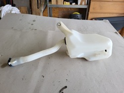 Бак склоомивача alfa romeo giulietta фото №1